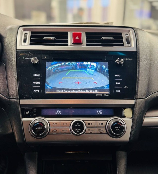 Subaru Outback Vehicle Full-screen Gallery Image 11