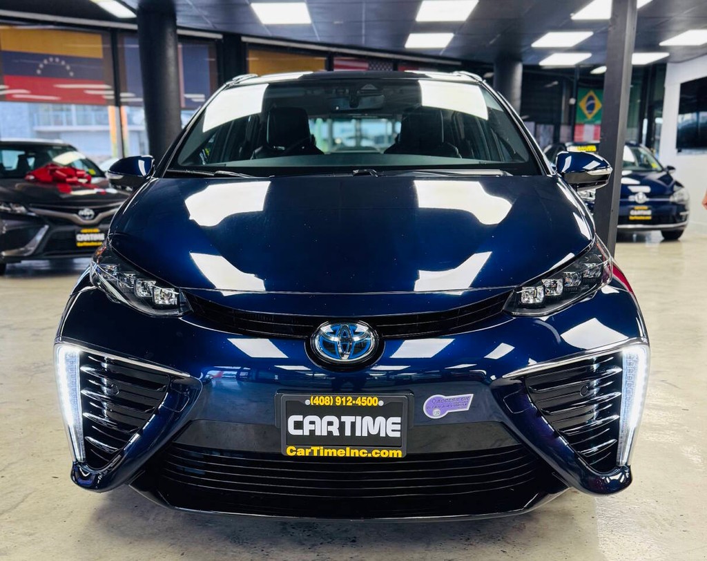 Toyota Mirai Vehicle Full-screen Gallery Image 03