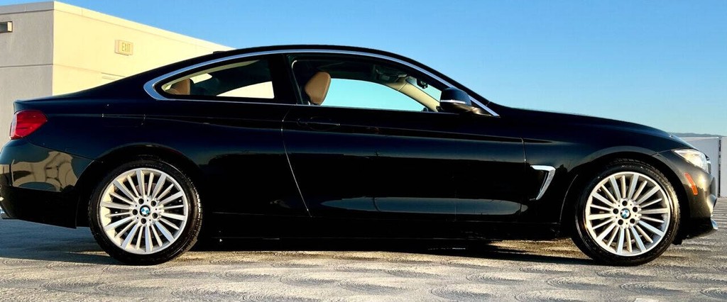 BMW 4 Series Vehicle Full-screen Gallery Image 06