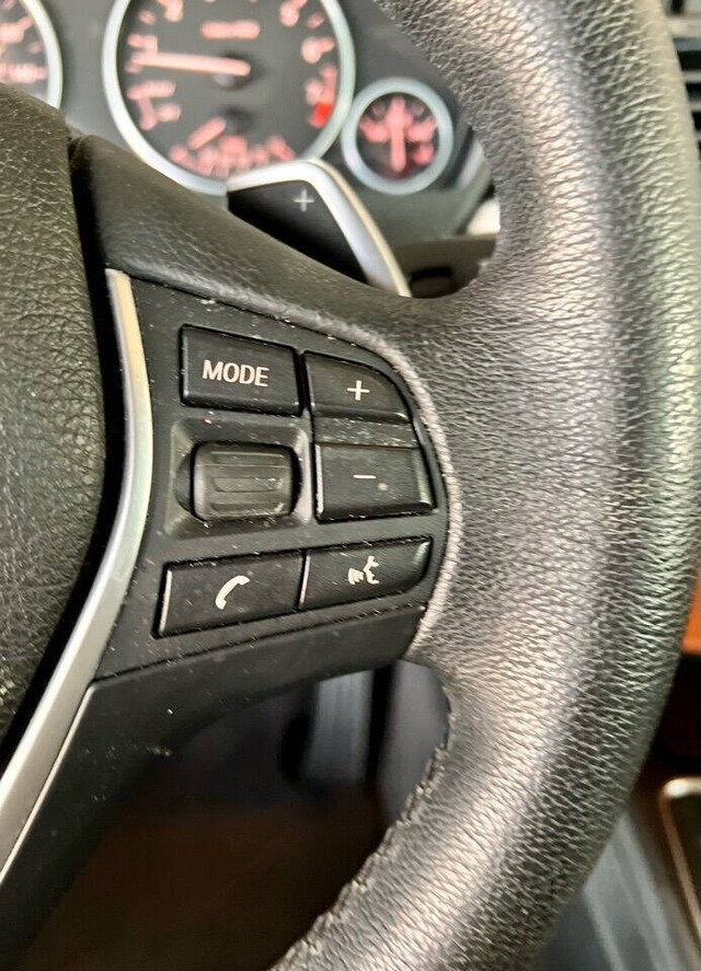 BMW 4 Series Vehicle Full-screen Gallery Image 22