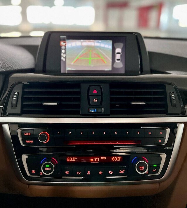 BMW 4 Series Vehicle Full-screen Gallery Image 23