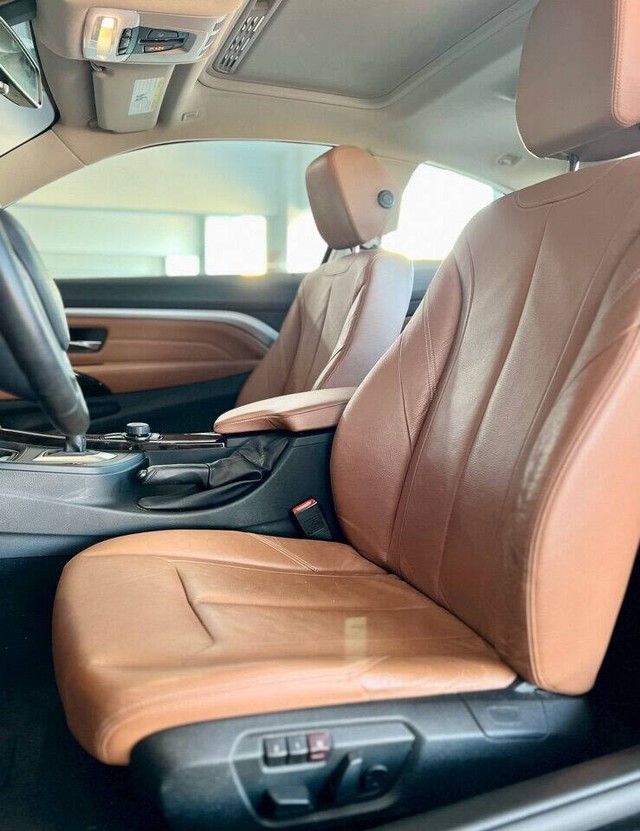 BMW 4 Series Vehicle Full-screen Gallery Image 29