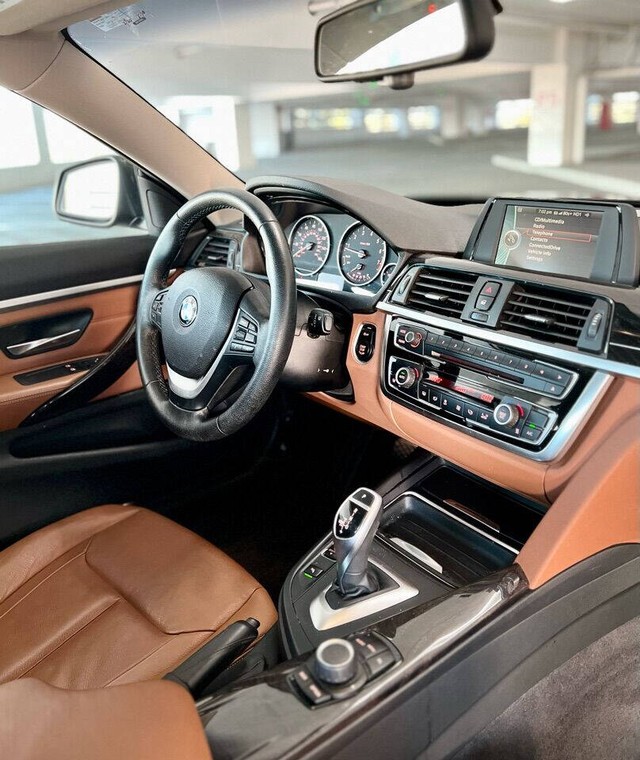 BMW 4 Series Vehicle Full-screen Gallery Image 33