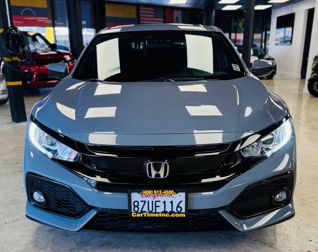 Honda Civic Hatchback Vehicle Full-screen Gallery Image 03