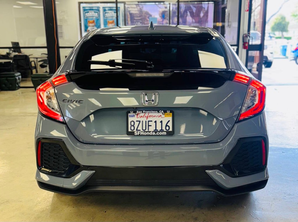 Honda Civic Hatchback Vehicle Full-screen Gallery Image 04