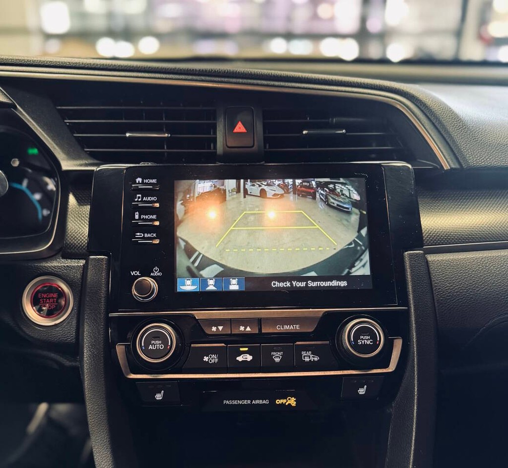 Honda Civic Hatchback Vehicle Full-screen Gallery Image 10