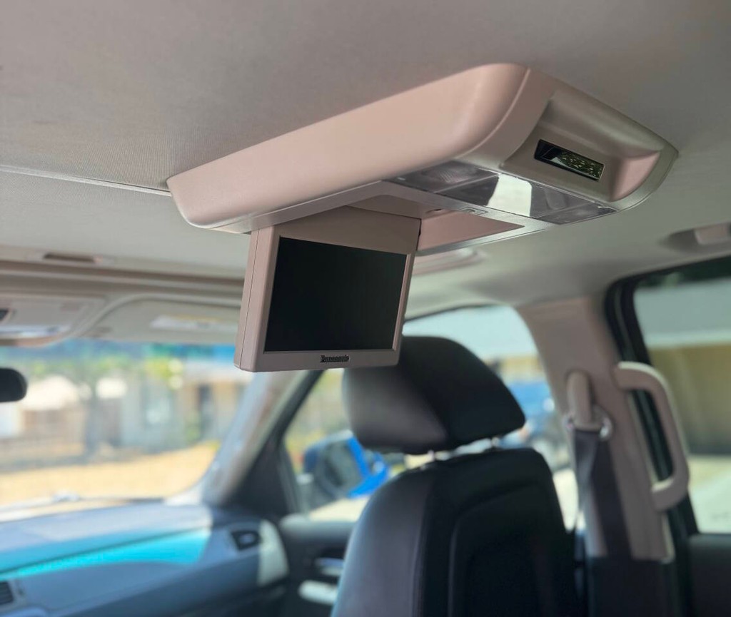 GMC Yukon XL Vehicle Full-screen Gallery Image 17