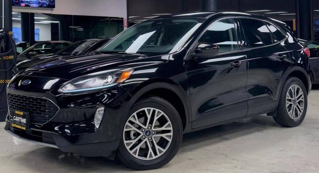 Ford Escape Vehicle Full-screen Gallery Image 02