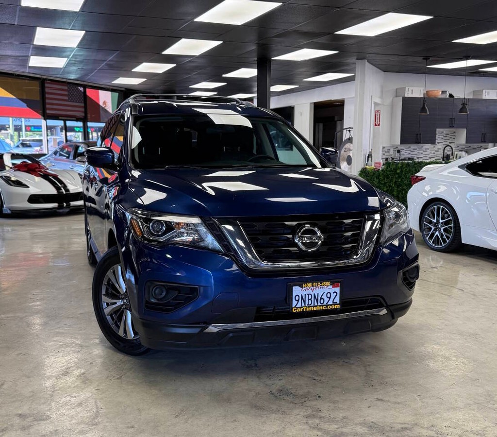 Nissan Pathfinder Vehicle Full-screen Gallery Image 02