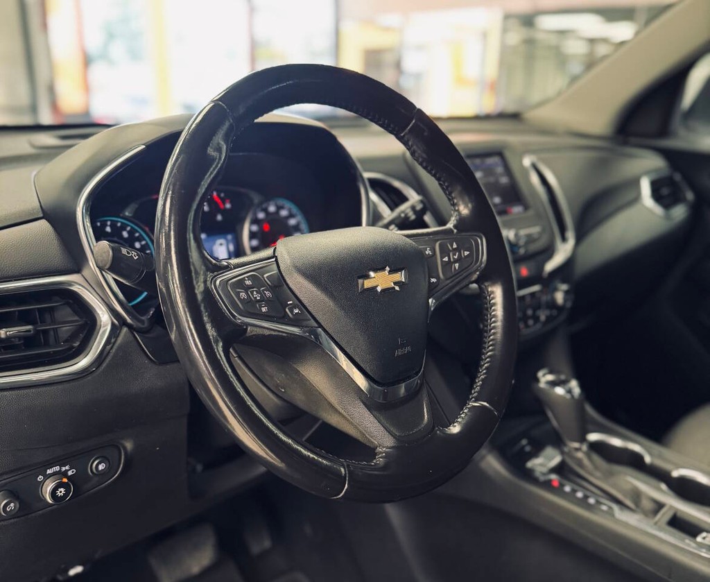 Chevrolet Equinox Vehicle Full-screen Gallery Image 10