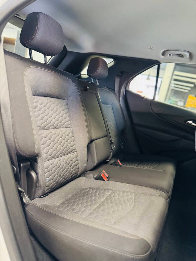 Chevrolet Equinox Vehicle Full-screen Gallery Image 14