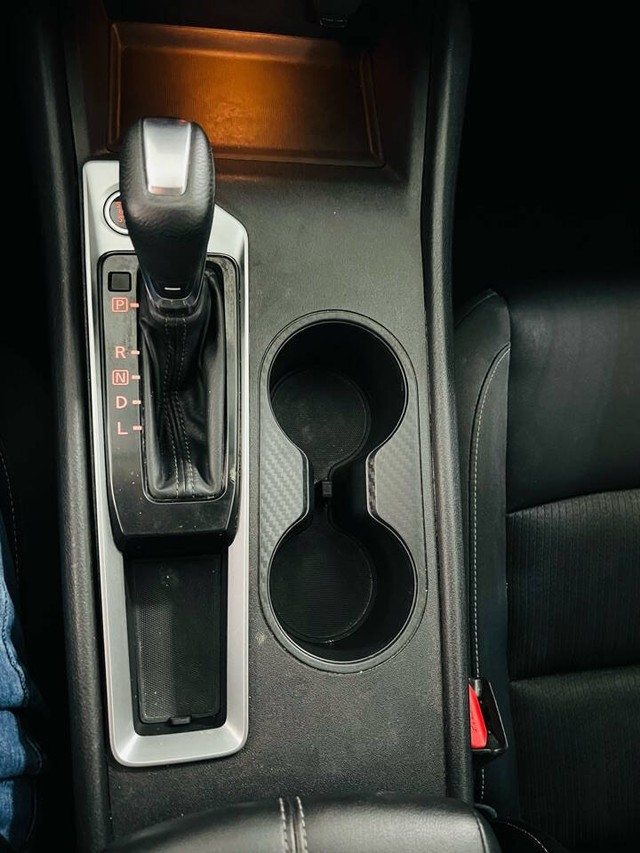 Nissan Altima Vehicle Full-screen Gallery Image 22