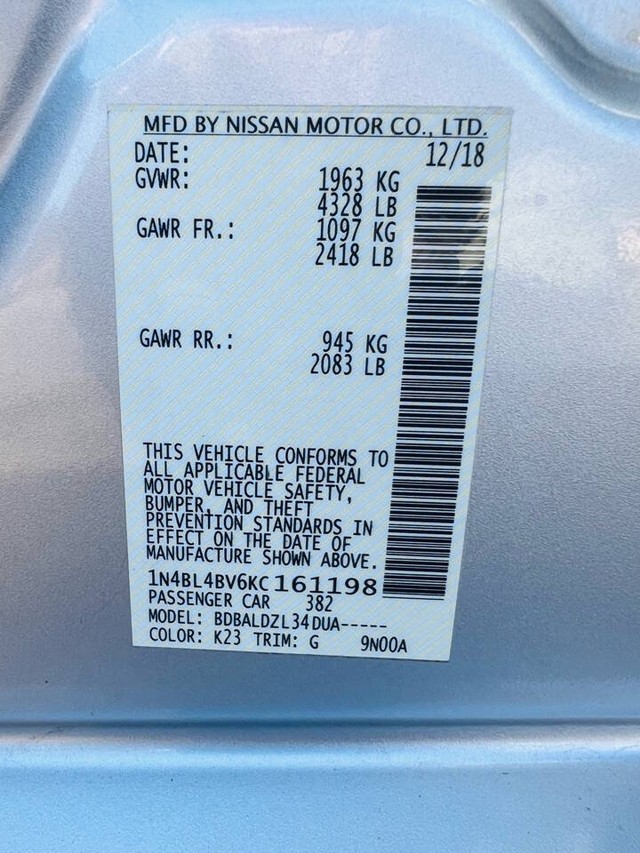 Nissan Altima Vehicle Full-screen Gallery Image 24