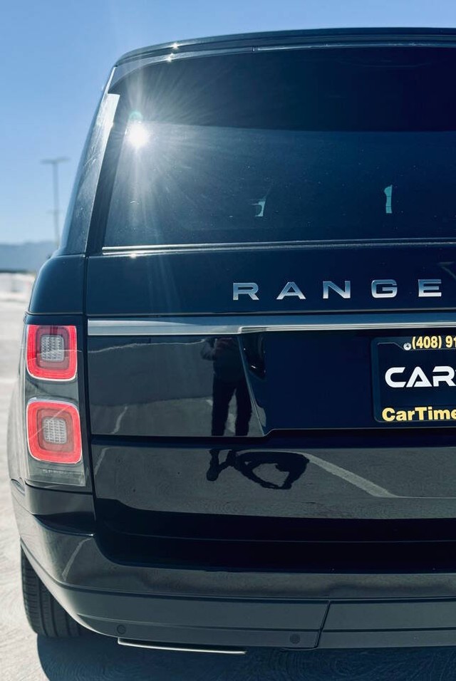 Land Rover Range Rover Vehicle Full-screen Gallery Image 12