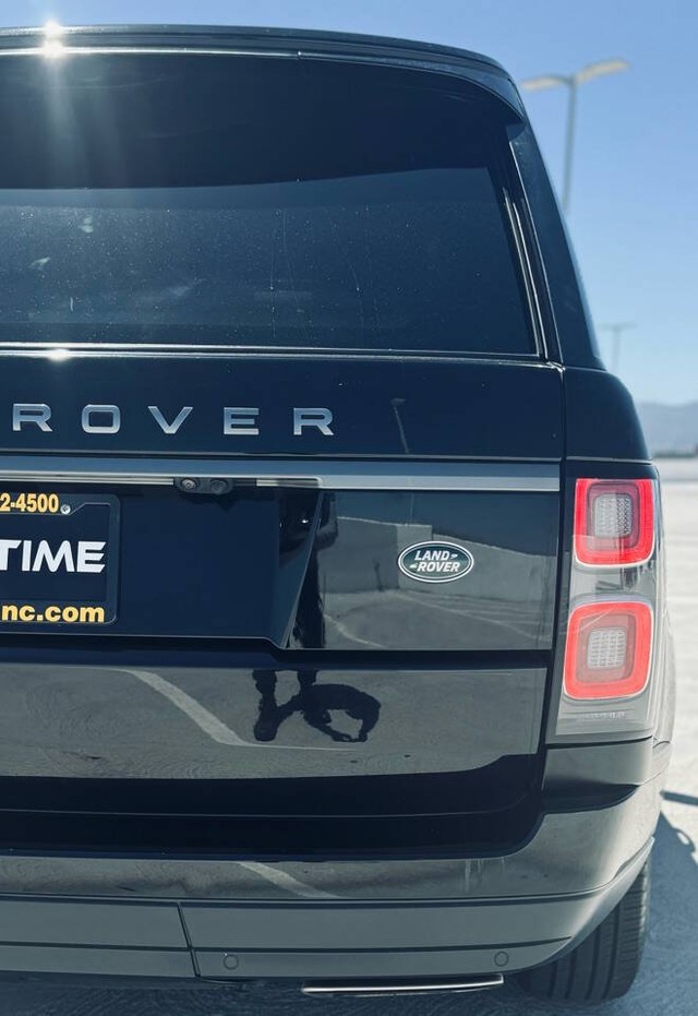 Land Rover Range Rover Vehicle Full-screen Gallery Image 13