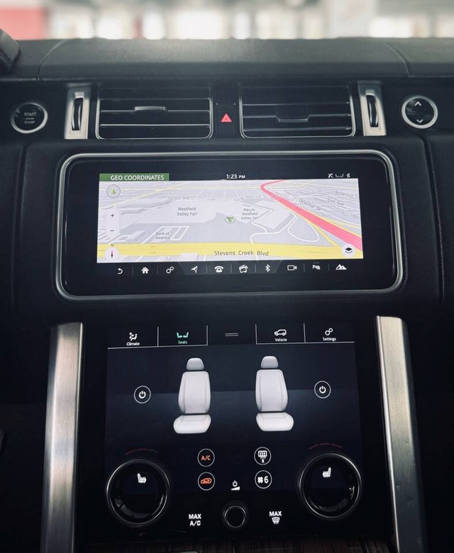 Land Rover Range Rover Vehicle Full-screen Gallery Image 22