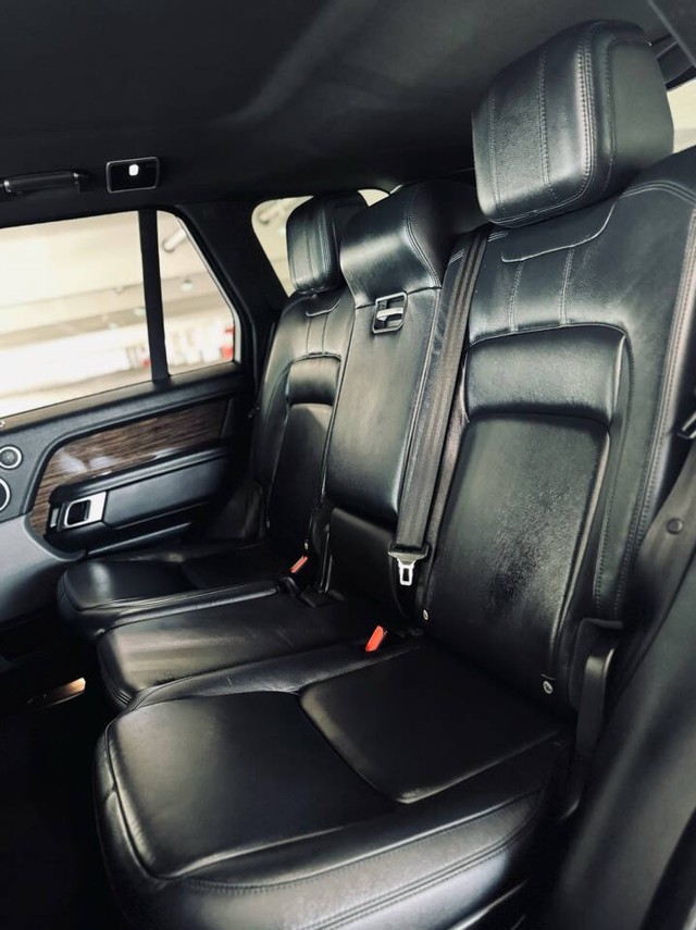 Land Rover Range Rover Vehicle Full-screen Gallery Image 36