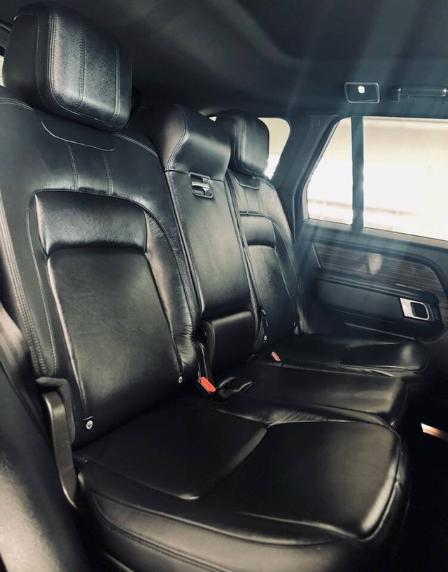 Land Rover Range Rover Vehicle Full-screen Gallery Image 37