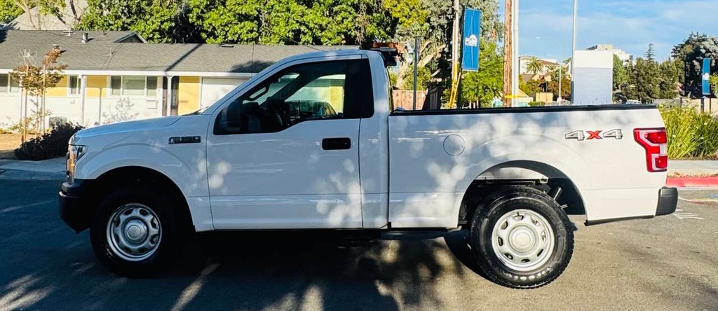 Ford F-150 Vehicle Full-screen Gallery Image 04