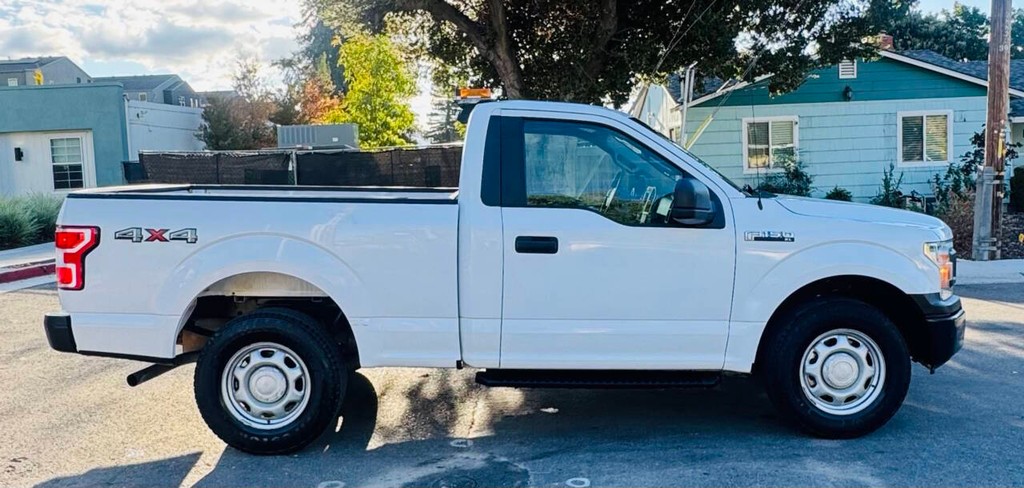 Ford F-150 Vehicle Full-screen Gallery Image 05