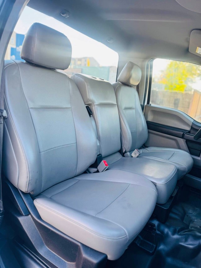 Ford F-150 Vehicle Full-screen Gallery Image 13