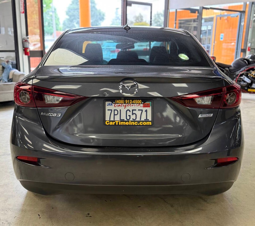 Mazda Mazda3 Sedan Vehicle Full-screen Gallery Image 06