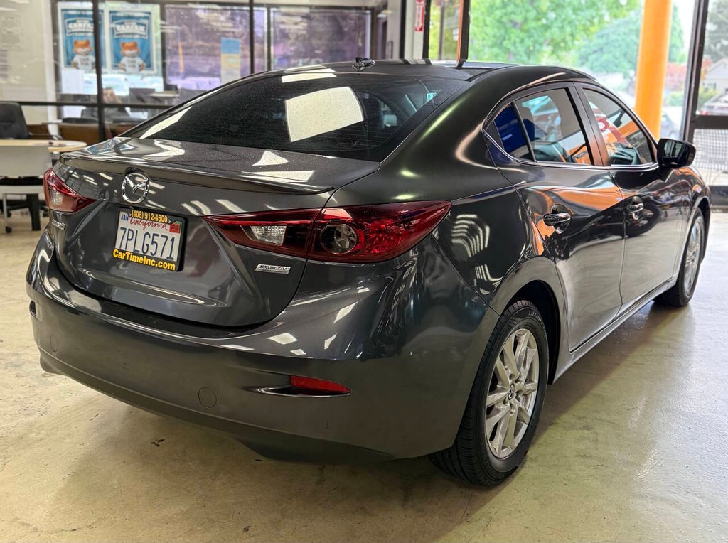 Mazda Mazda3 Sedan Vehicle Full-screen Gallery Image 08