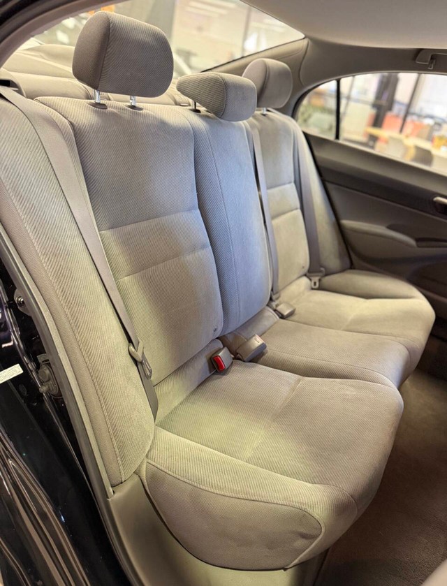 Honda Civic Sedan Vehicle Full-screen Gallery Image 14