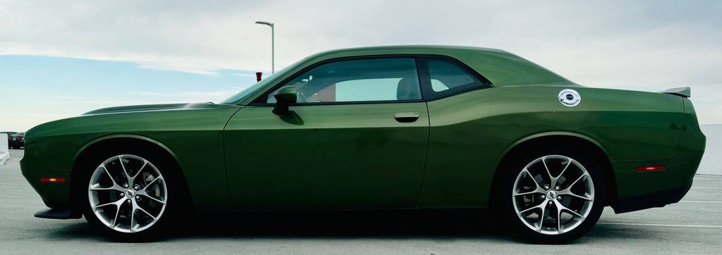 Dodge Challenger Vehicle Full-screen Gallery Image 07