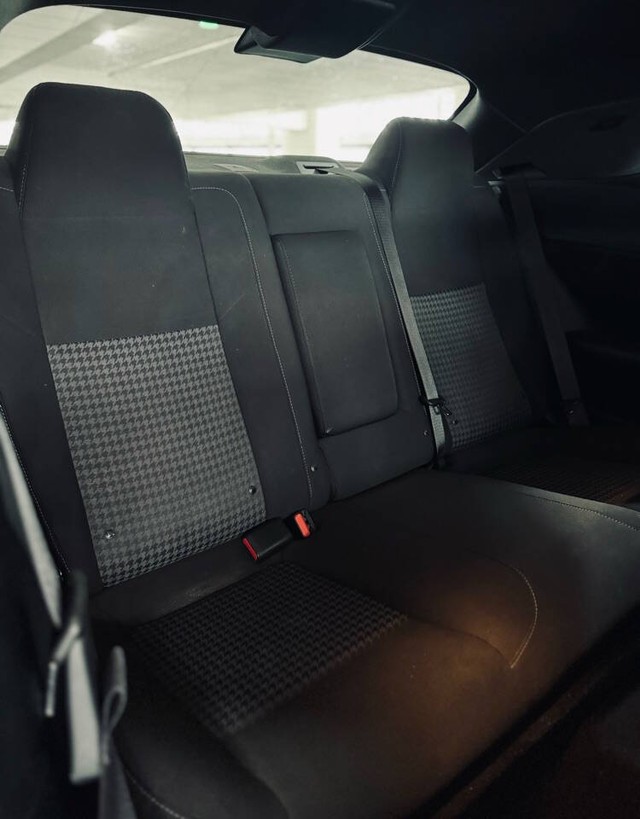 Dodge Challenger Vehicle Full-screen Gallery Image 29