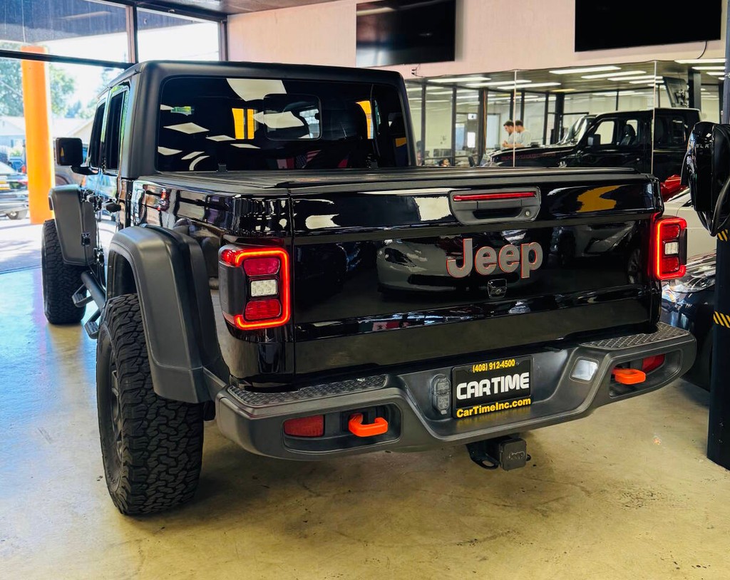 Jeep Gladiator Vehicle Full-screen Gallery Image 06