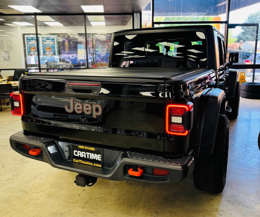 Jeep Gladiator Vehicle Full-screen Gallery Image 07