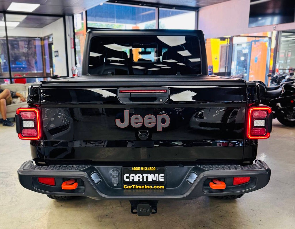 Jeep Gladiator Vehicle Full-screen Gallery Image 08