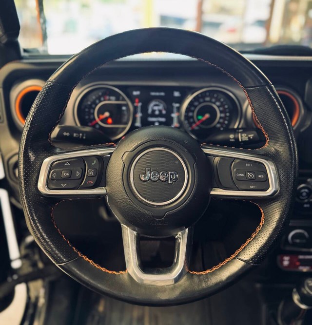 Jeep Gladiator Vehicle Full-screen Gallery Image 09