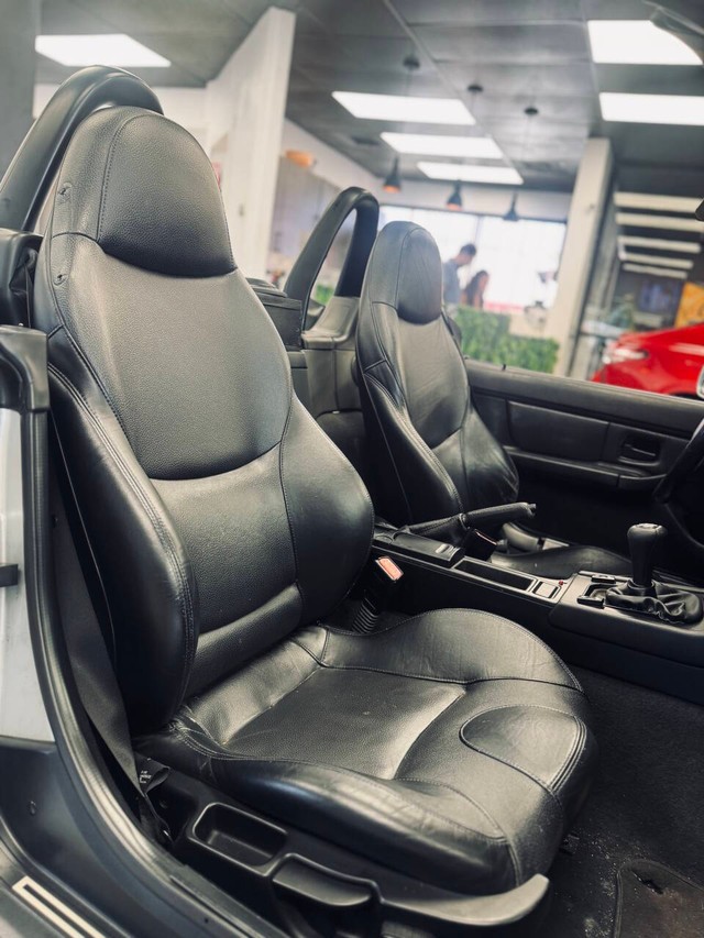 BMW Z3 Vehicle Full-screen Gallery Image 10