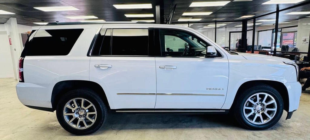 GMC Yukon Vehicle Full-screen Gallery Image 08