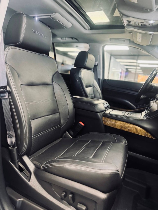 GMC Yukon Vehicle Full-screen Gallery Image 14