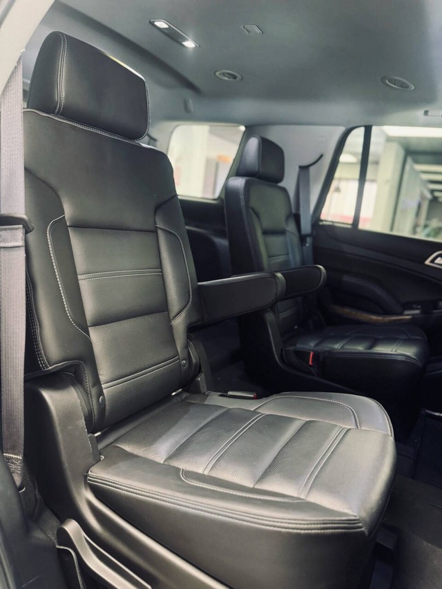 GMC Yukon Vehicle Full-screen Gallery Image 15