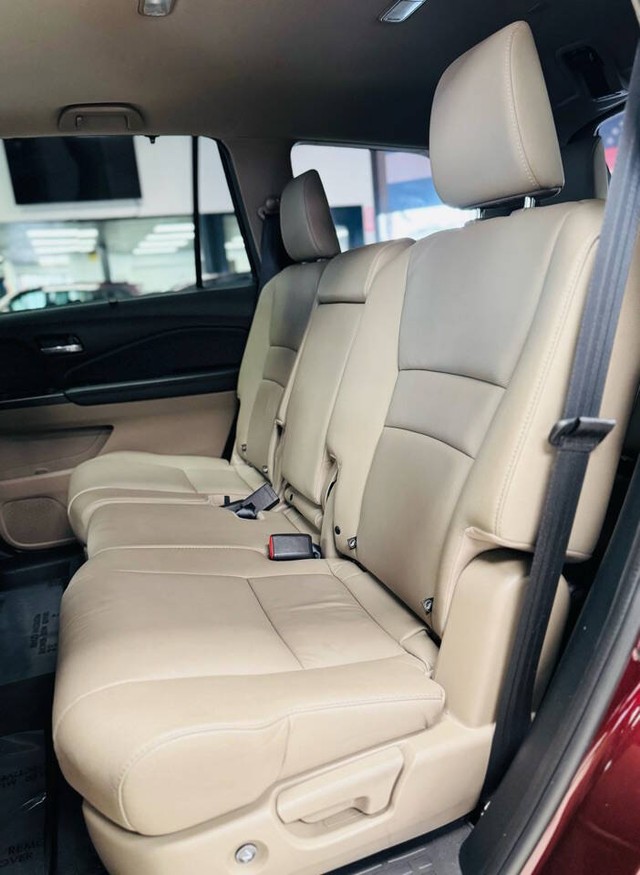 Honda Pilot Vehicle Full-screen Gallery Image 22