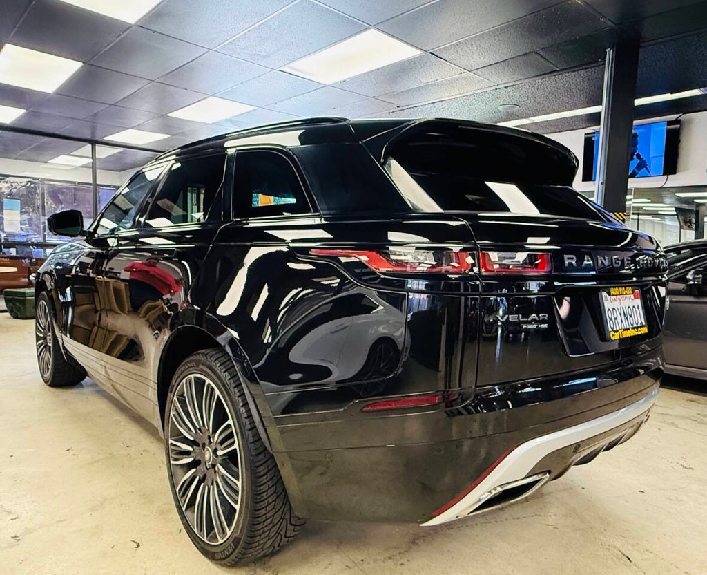 Land Rover Range Rover Velar Vehicle Full-screen Gallery Image 03