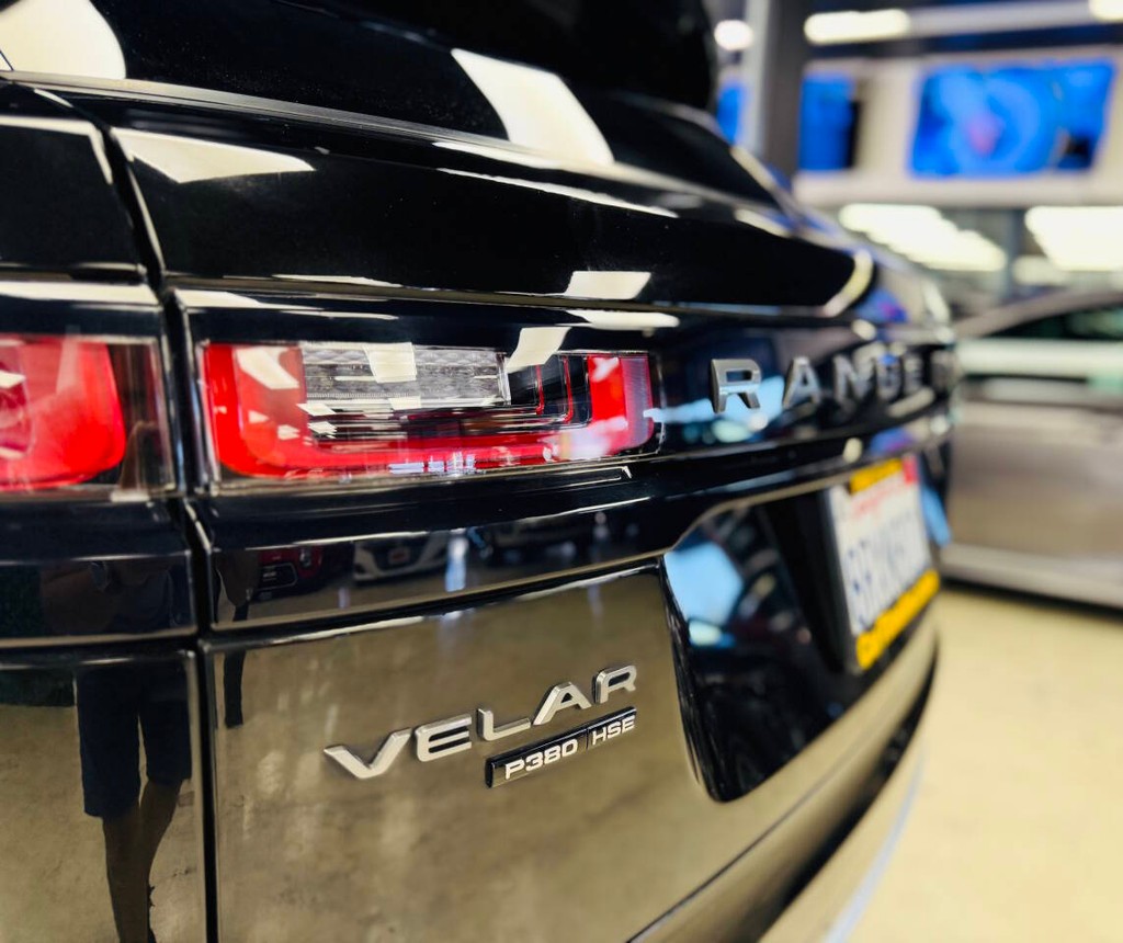 Land Rover Range Rover Velar Vehicle Full-screen Gallery Image 06