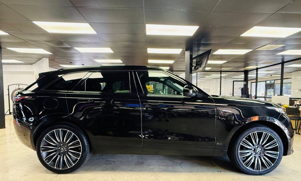 Land Rover Range Rover Velar Vehicle Full-screen Gallery Image 07