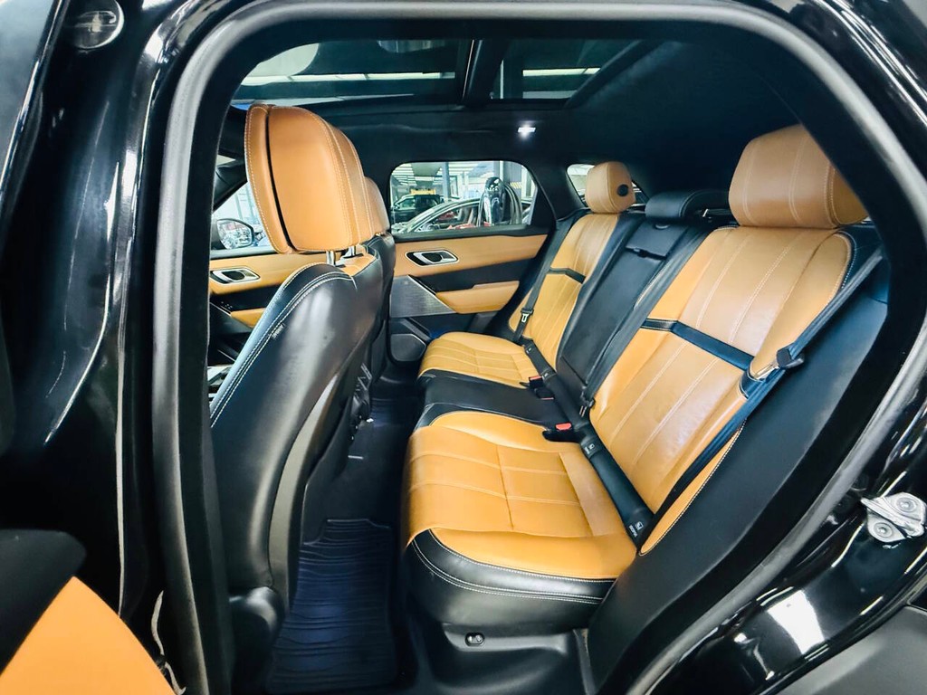 Land Rover Range Rover Velar Vehicle Full-screen Gallery Image 15