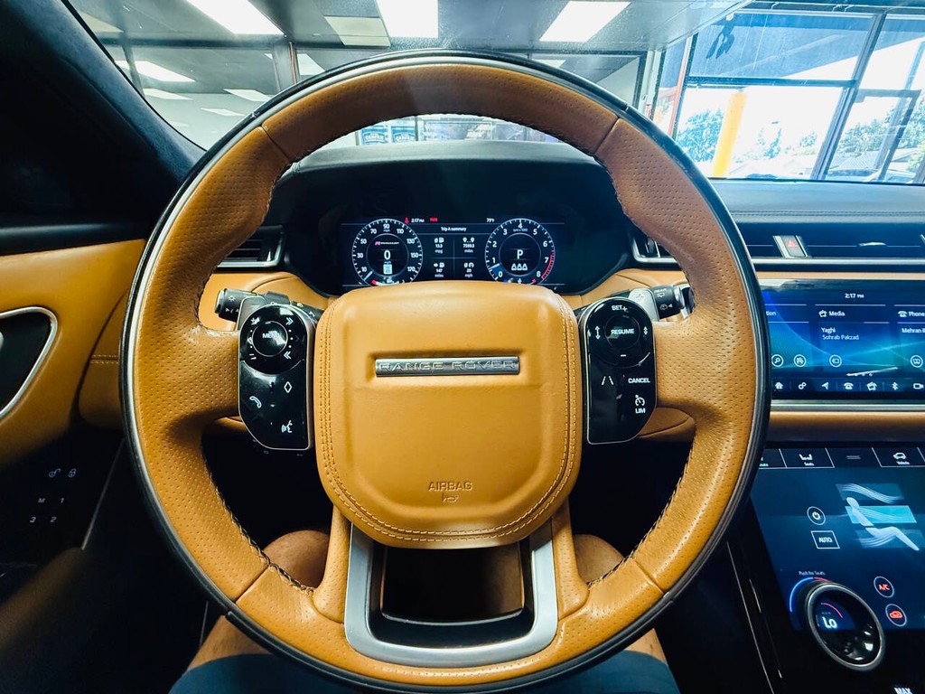 Land Rover Range Rover Velar Vehicle Full-screen Gallery Image 20