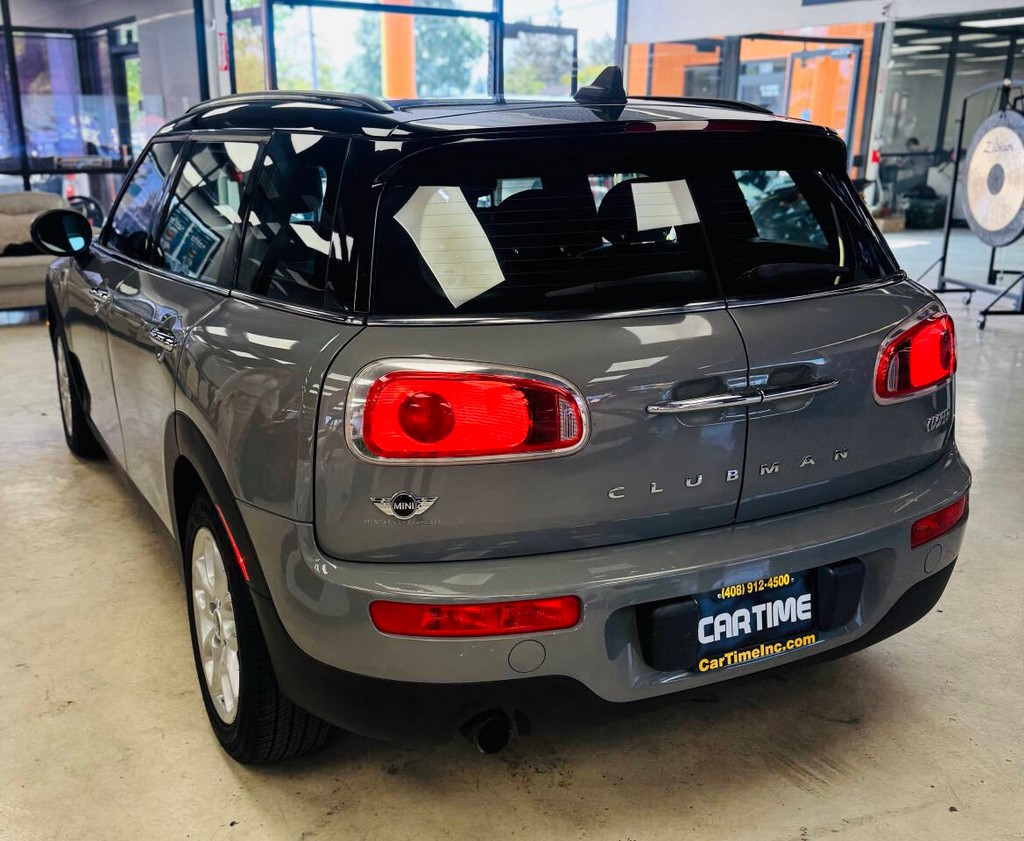 MINI Clubman Vehicle Full-screen Gallery Image 06