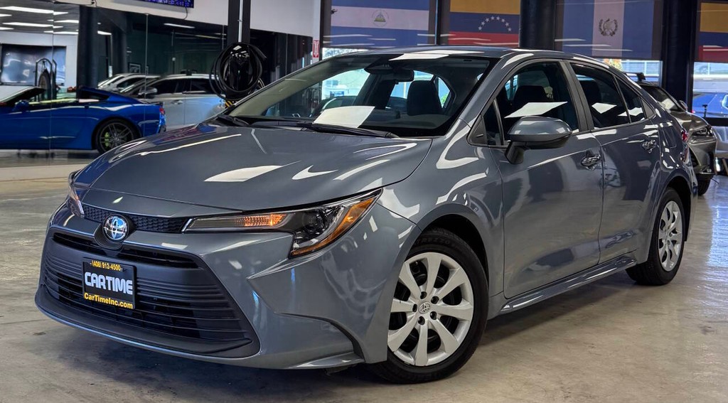 Toyota Corolla Vehicle Full-screen Gallery Image 03