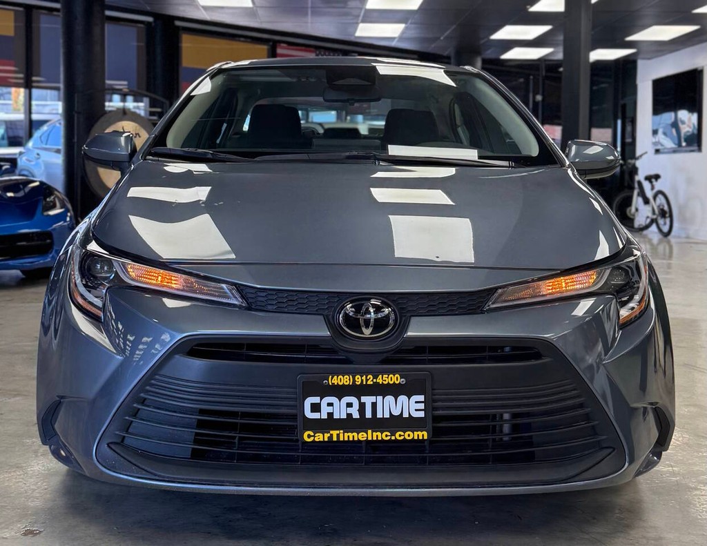 Toyota Corolla Vehicle Full-screen Gallery Image 05