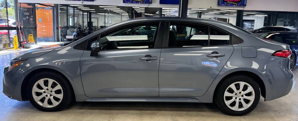 Toyota Corolla Vehicle Full-screen Gallery Image 08