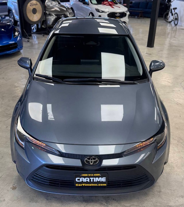 Toyota Corolla Vehicle Full-screen Gallery Image 06