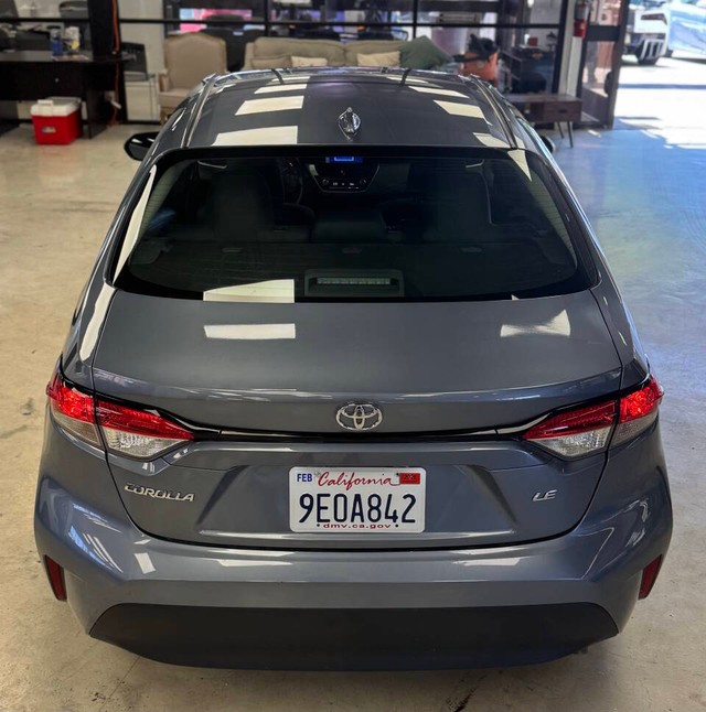 Toyota Corolla Vehicle Full-screen Gallery Image 10